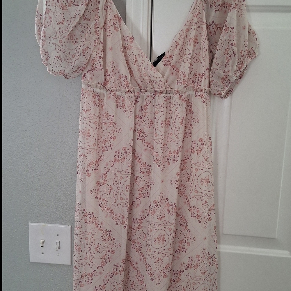 Slate & Willow for Revolve Pink Blush. Cottage Floral Print Midi Dress Slate Lg - Picture 9 of 13